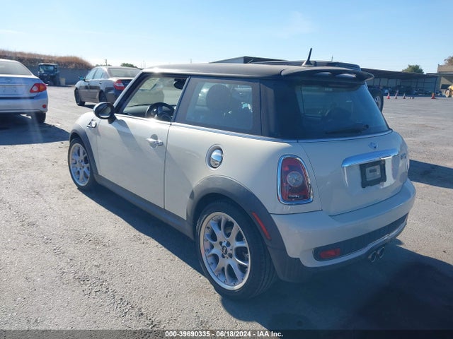 2008 MINI COOPER S WMWMF73578TV35222 Photo 2