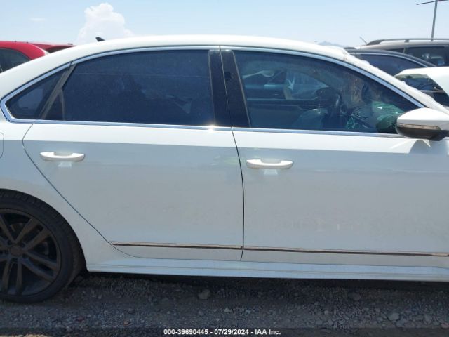 1VWDT7A32HC055339 Volkswagen Passat 1.8t R-line