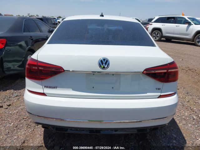 1VWDT7A32HC055339 Volkswagen Passat 1.8t R-line