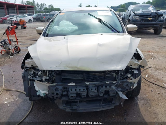 1FADP3F20HL237823 Ford FOCUS SE