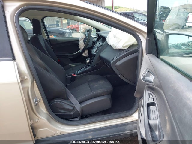 1FADP3F20HL237823 Ford FOCUS SE