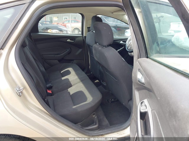 1FADP3F20HL237823 Ford FOCUS SE