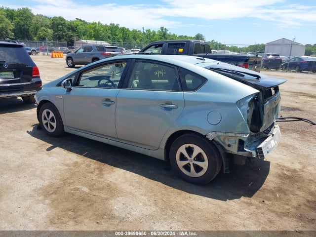 Toyota Prius Three 2015 JTDKN3DU4F1887761 Image 3