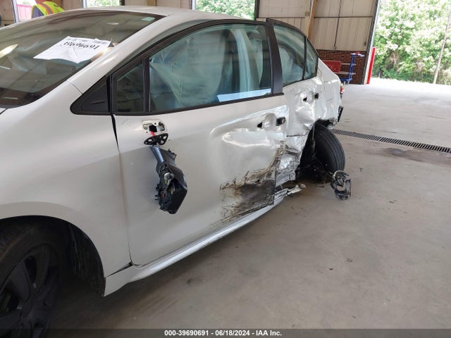 Toyota COROLLA LE 2022 5YFEPMAE6NP323968 Image 6
