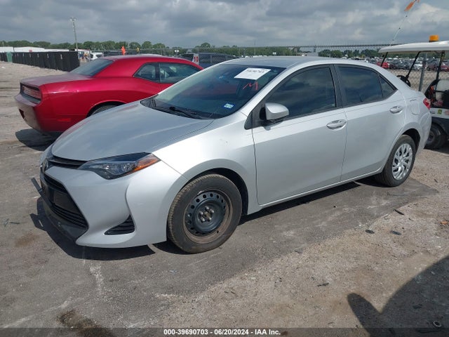 Toyota COROLLA LE 2017 5YFBURHE9HP698479 Image 2