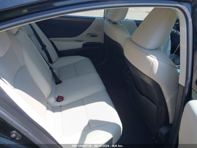 58ADZ1B18PU152666 Lexus ES 350