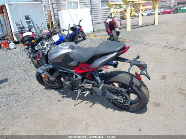 2014 TRIUMPH MOTORCYCLE STREET TRIPLE SMTL03NE2ET629348 Photo 2