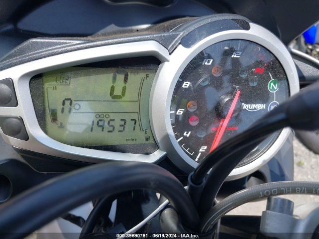 2014 TRIUMPH MOTORCYCLE STREET TRIPLE SMTL03NE2ET629348 Photo 6