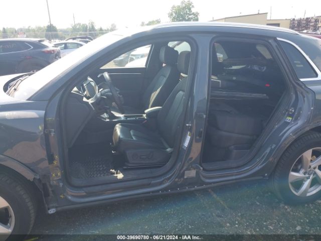 WA1BECF36K1086130 Audi Q3 2.0t Premium