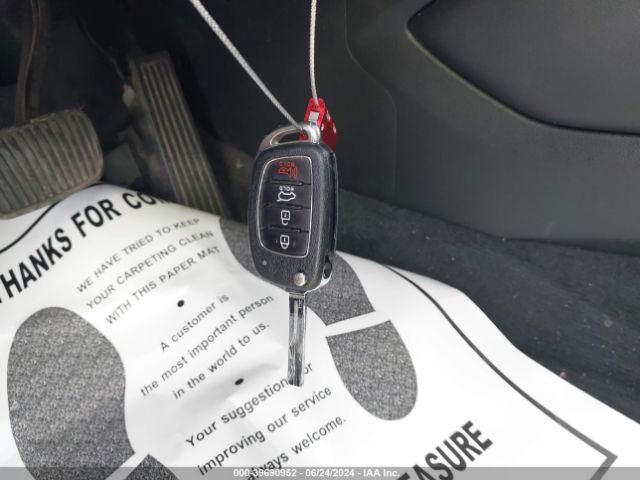 KM8J33A4XHU528420 Hyundai TUCSON SE