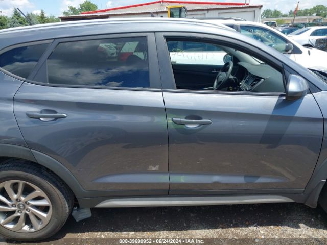 KM8J33A4XHU528420 Hyundai TUCSON SE