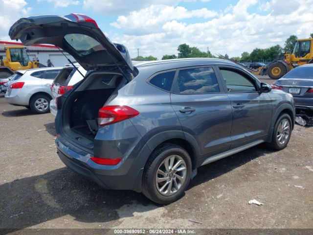 KM8J33A4XHU528420 Hyundai TUCSON SE