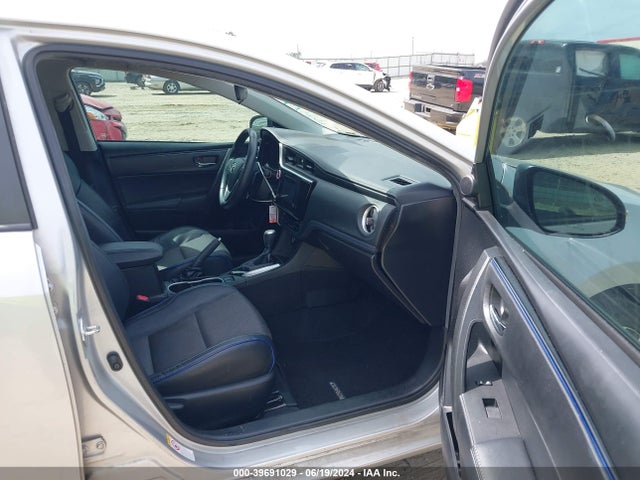 5YFBURHEXJP845754 Toyota COROLLA SE
