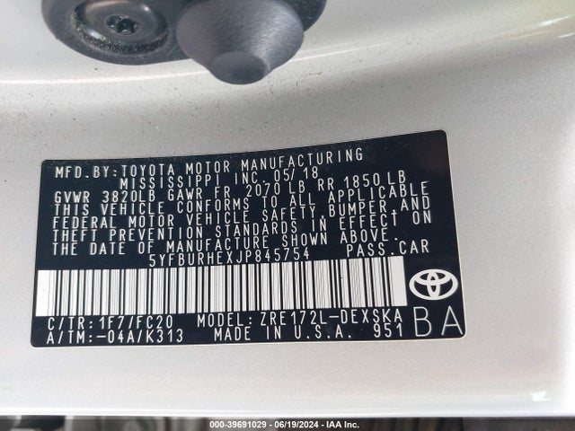 5YFBURHEXJP845754 Toyota COROLLA SE