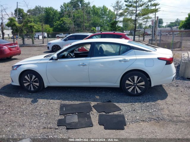 1N4BL4DW1NN303309 Nissan Altima Sv Intelligent Awd