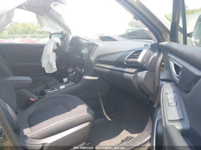 JF2SKADCXRH481338 Subaru Forester Premium