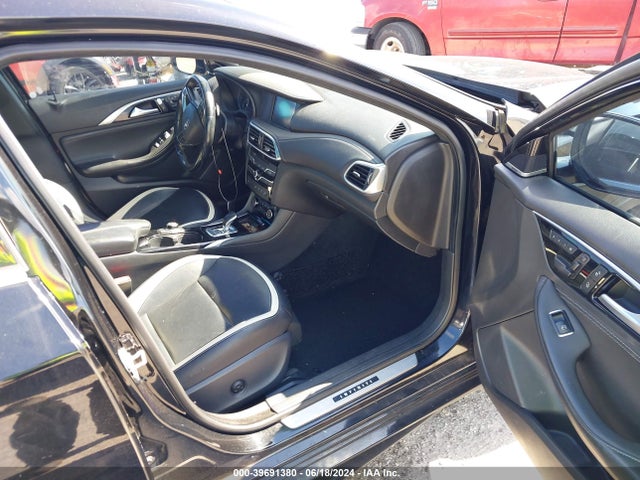 SJKCH5CPXHA014681 Infiniti Qx30 Sport