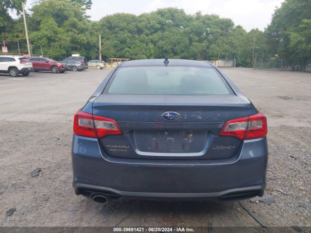 4S3BNAF60J3040266 Subaru Legacy 2.5i Premium