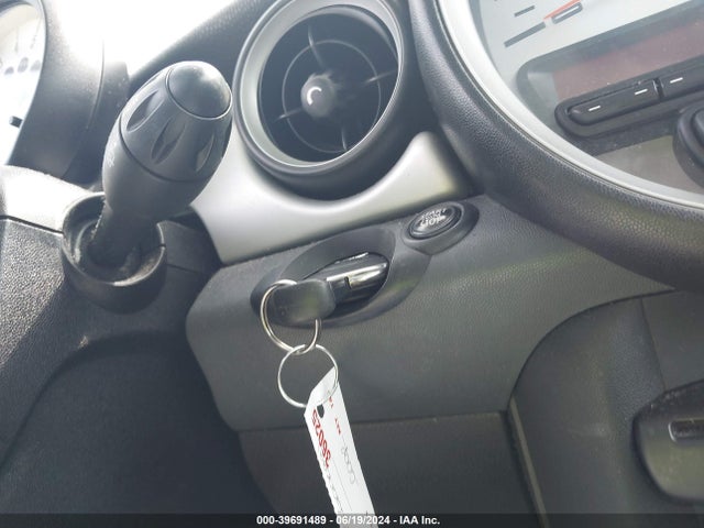 2012 MINI COOPER WMWSU3C55CT542832 Photo 10