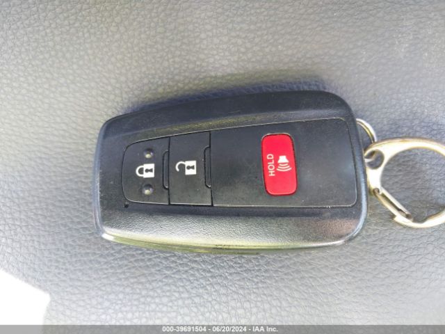 2T3P1RFV4MW196318 Toyota Rav4 Xle