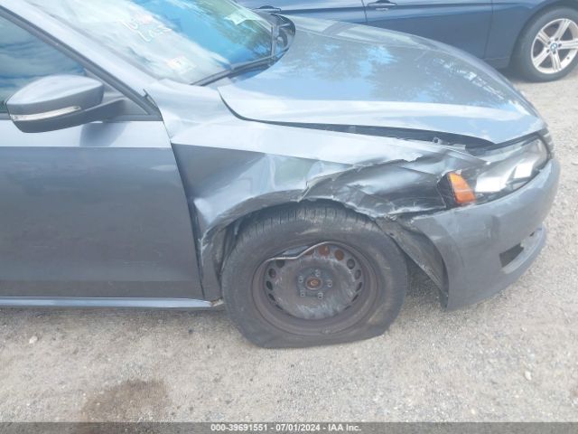 1VWAT7A37EC030869 Volkswagen Passat 1.8t S