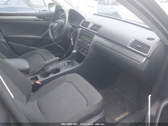 1VWAT7A37EC030869 Volkswagen Passat 1.8t S