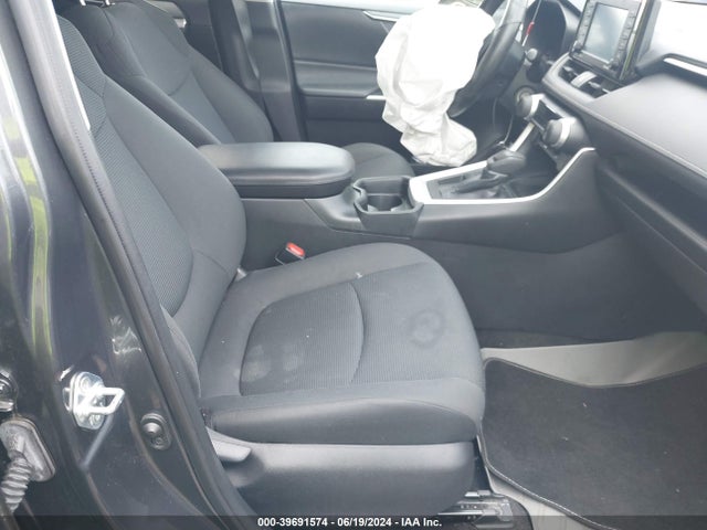 Toyota RAV4 LE 2020 2T3H1RFV2LW084085 Image 5