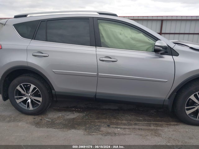 Toyota Rav4 Xle 2018 JTMRFREV9JD236591 Image 13