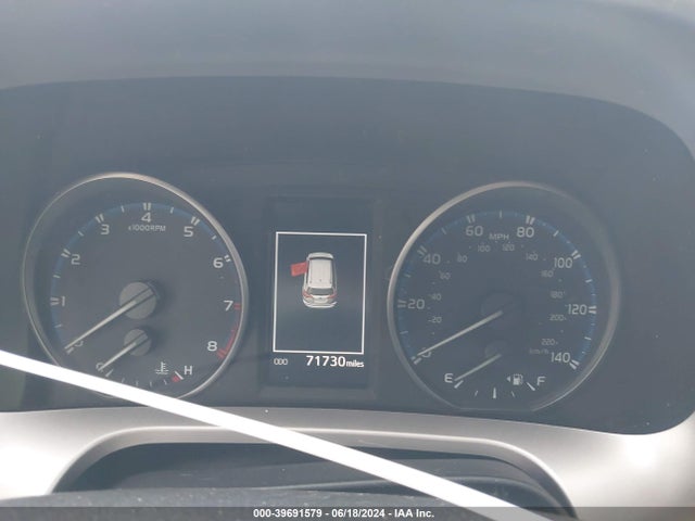 Toyota Rav4 Xle 2018 JTMRFREV9JD236591 Image 7