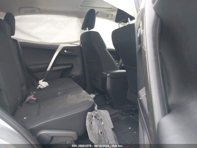 Toyota Rav4 Xle 2018 JTMRFREV9JD236591 Image 8