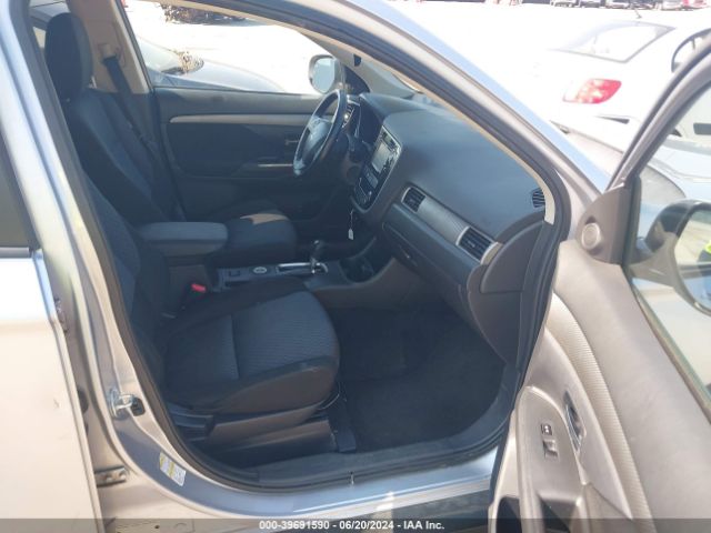 JA4AZ3A34EZ005770 Mitsubishi Outlander Se