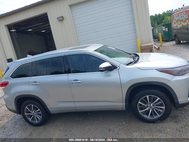 Toyota Highlander Xle 2018 5TDKZRFH3JS283931 Image 13