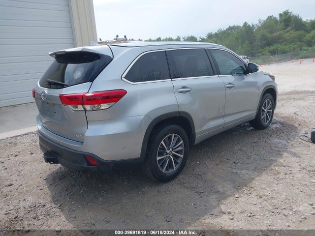 Toyota Highlander Xle 2018 5TDKZRFH3JS283931 Image 4