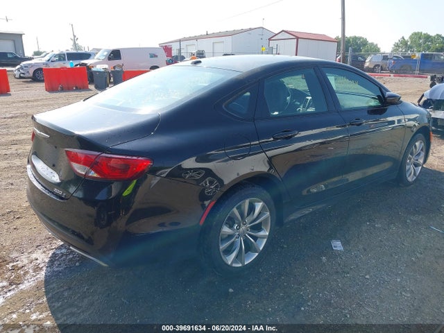 1C3CCCBG3FN517776 Chrysler 200 S