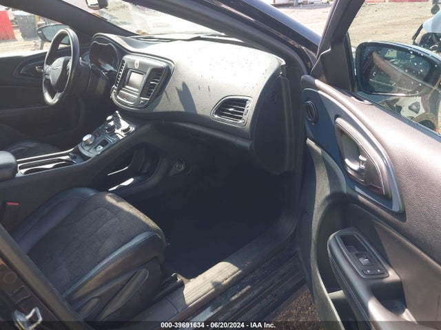 1C3CCCBG3FN517776 Chrysler 200 S