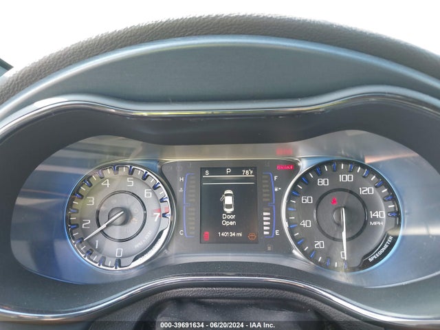 1C3CCCBG3FN517776 Chrysler 200 S