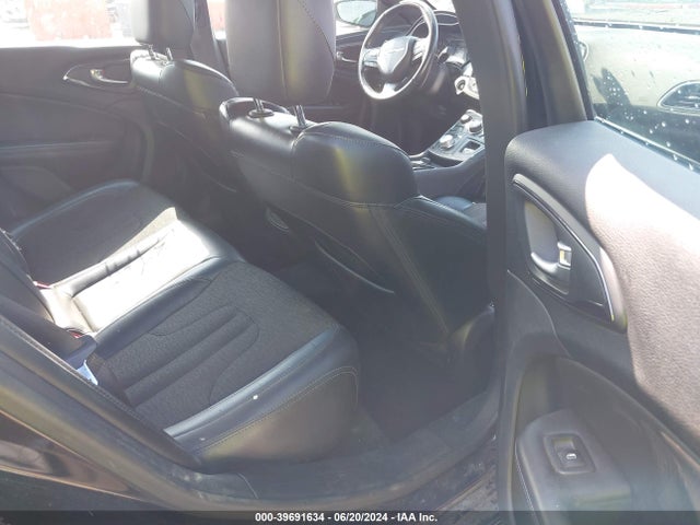 1C3CCCBG3FN517776 Chrysler 200 S