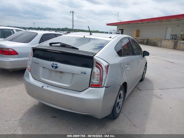 Toyota Prius Two 2015 JTDKN3DU3F0423690 Image 4