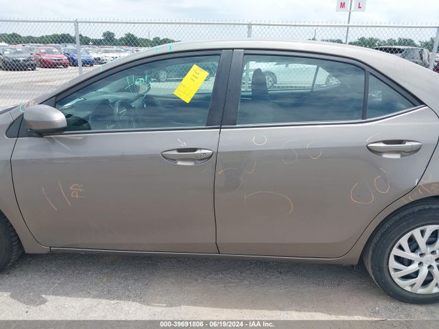 Toyota COROLLA LE 2018 5YFBURHEXJP828758 Image 14