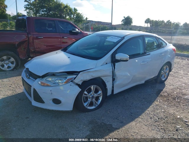 Ford FOCUS SE 2014 1FADP3F21EL312833 Image 2