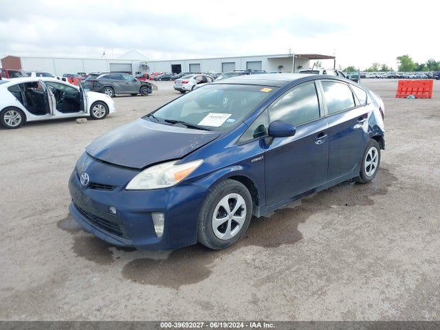 Toyota Prius Four 2014 JTDKN3DU8E1859072 Image 2