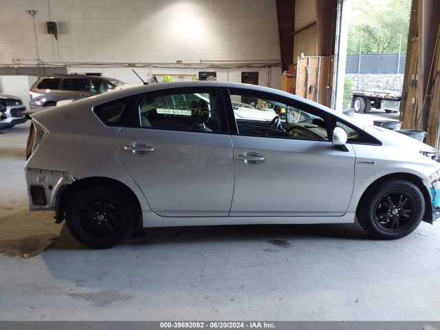 Toyota Prius Two 2015 JTDKN3DU3F1961591 Image 13