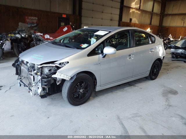 Toyota Prius Two 2015 JTDKN3DU3F1961591 Image 2