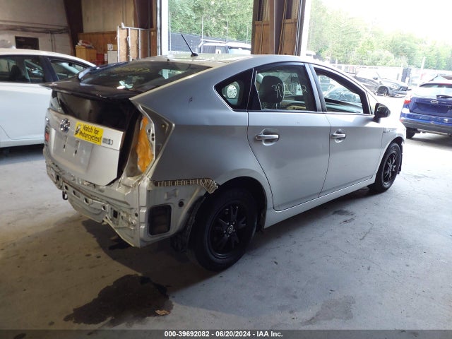 Toyota Prius Two 2015 JTDKN3DU3F1961591 Image 4