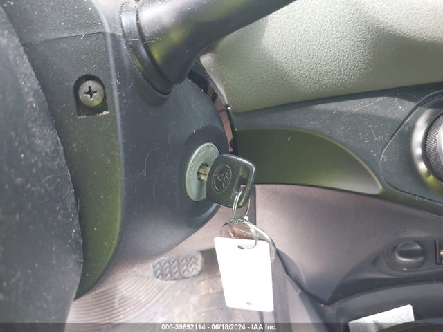 VNKKTUD30JA097618 Toyota YARIS L