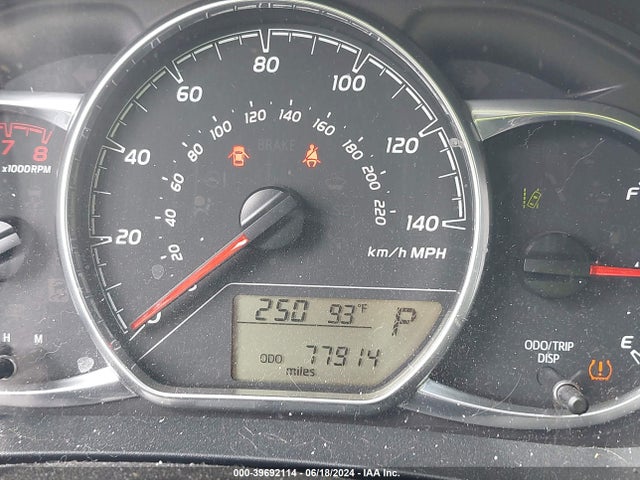 VNKKTUD30JA097618 Toyota YARIS L