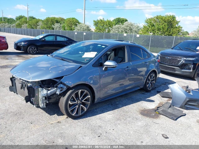 Toyota COROLLA SE 2020 5YFS4RCE6LP043213 Image 2