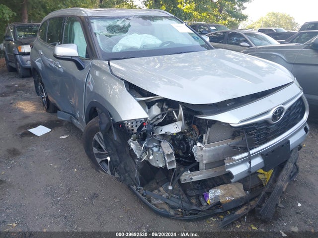 Toyota Highlander Xle 2022 5TDHZRBH0NS568592 Image 6