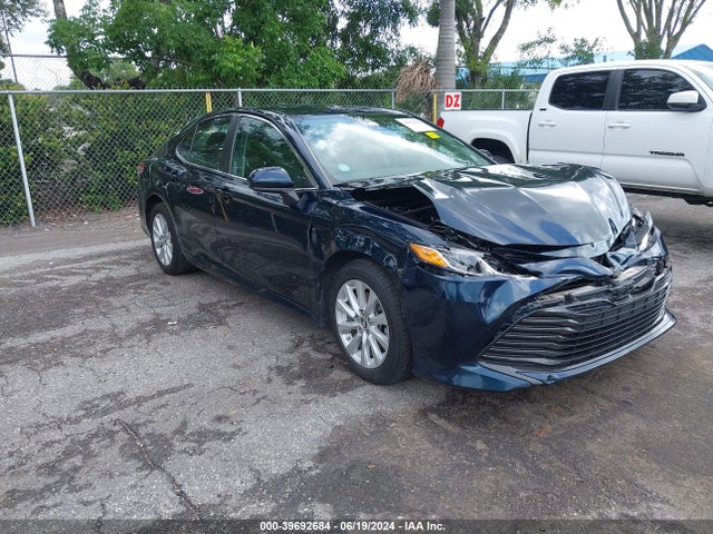 Toyota CAMRY LE 2019 4T1B11HK8KU692971 main image