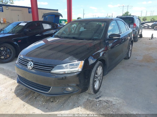 3VWL17AJ0EM382090 Volkswagen Jetta 1.8t Sel